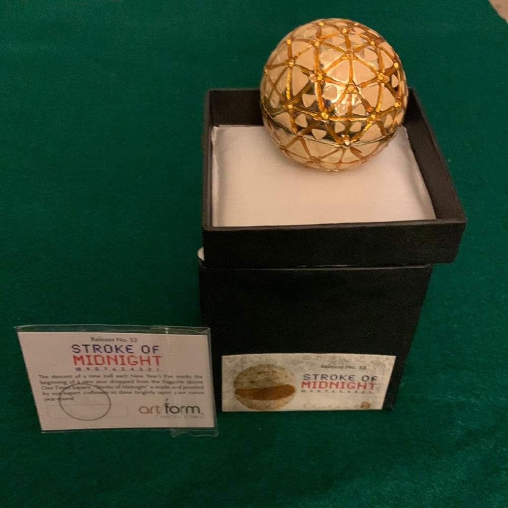Art form fine collectibles, Stroke of Midnight